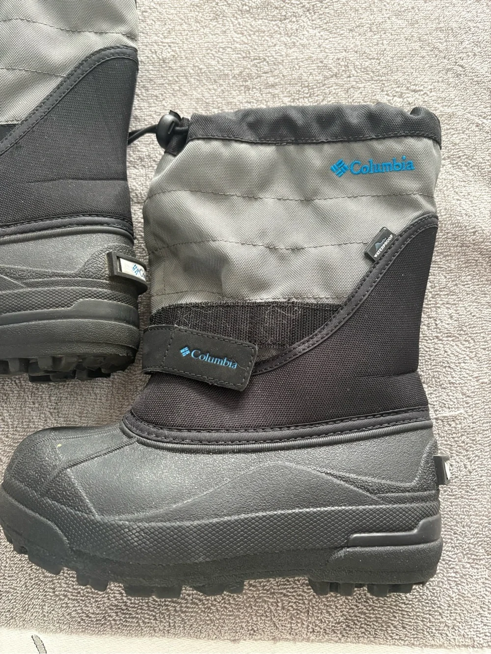 Columbia Kids Black and Gray Waterproof Snow Boots Size 1